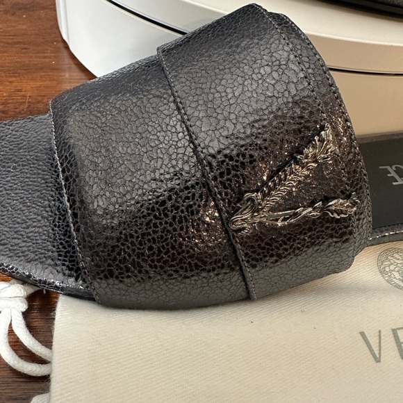 Versace Virtus Sandal metallic black leather with gun metal hardware - Picture 10 of 11